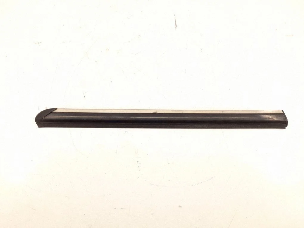 Listwa szyby drzwi tylnych 1696730583 – Mercedes-Benz Klasa B W245 (2005-2011)