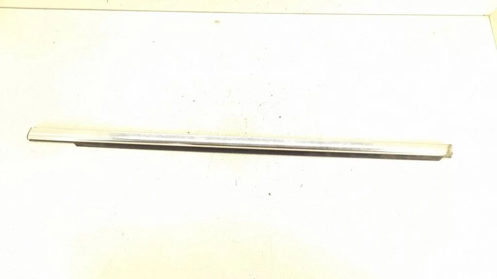 Front door glass trim molding 2516906580