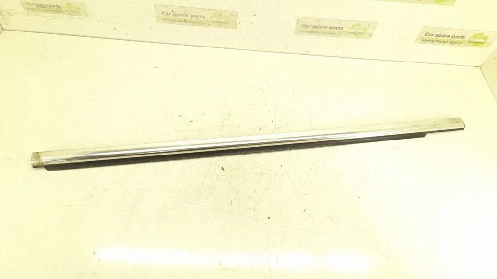 Front door glass trim molding 2516906680