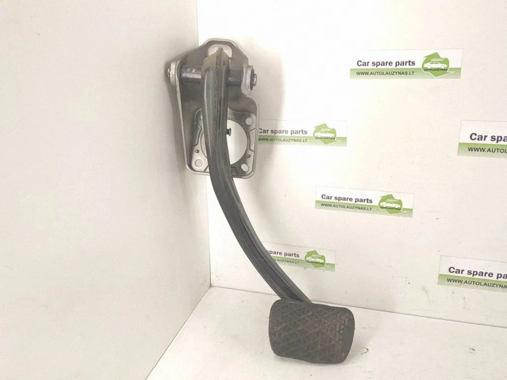 Brake pedal – Mercedes-Benz GL-Class X164 (2006-2012)