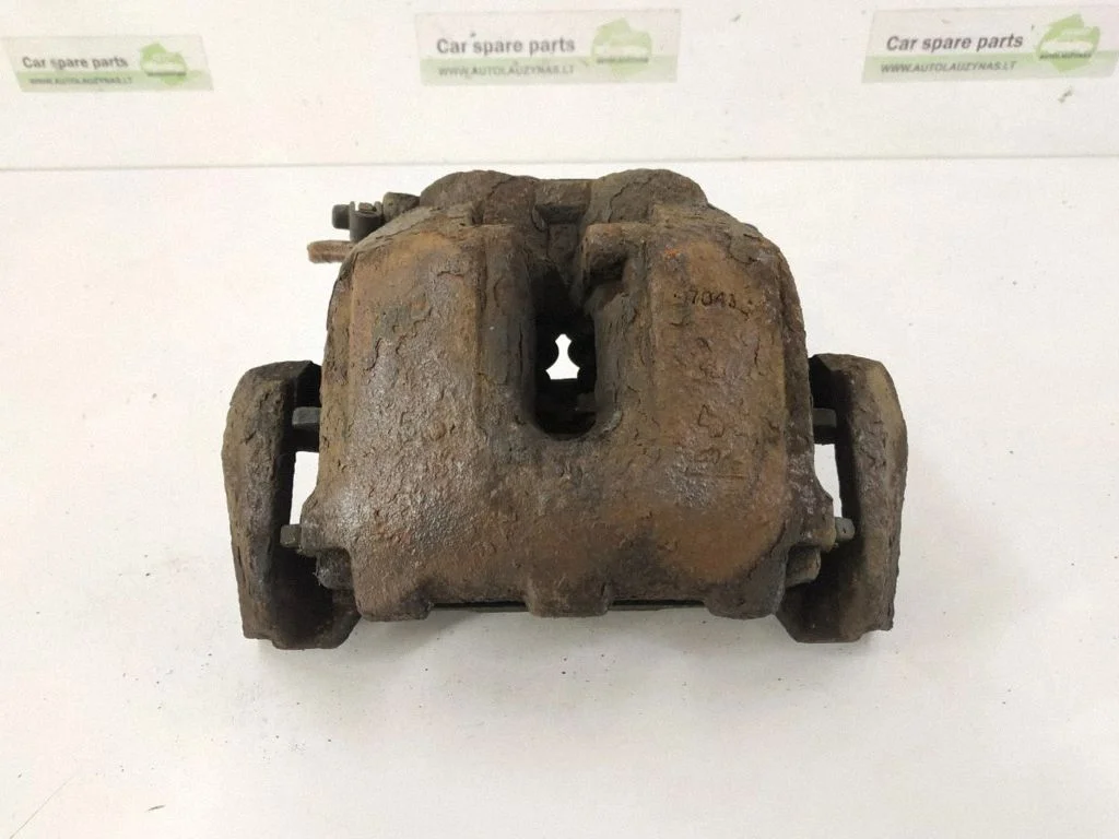 Front brake caliper – left