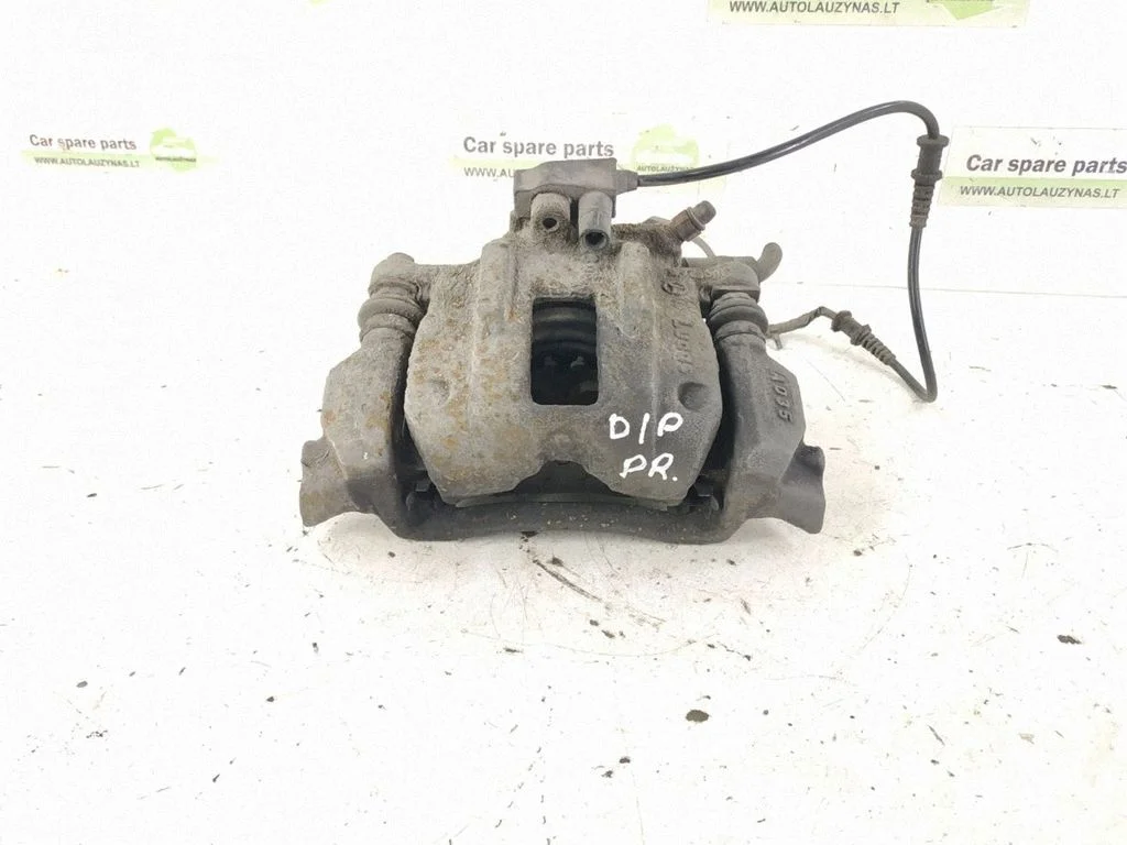 Front brake caliper – right