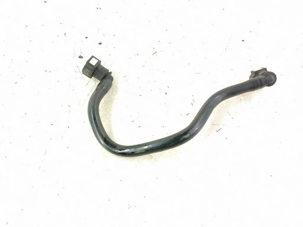 Brake line pipe/hose – front