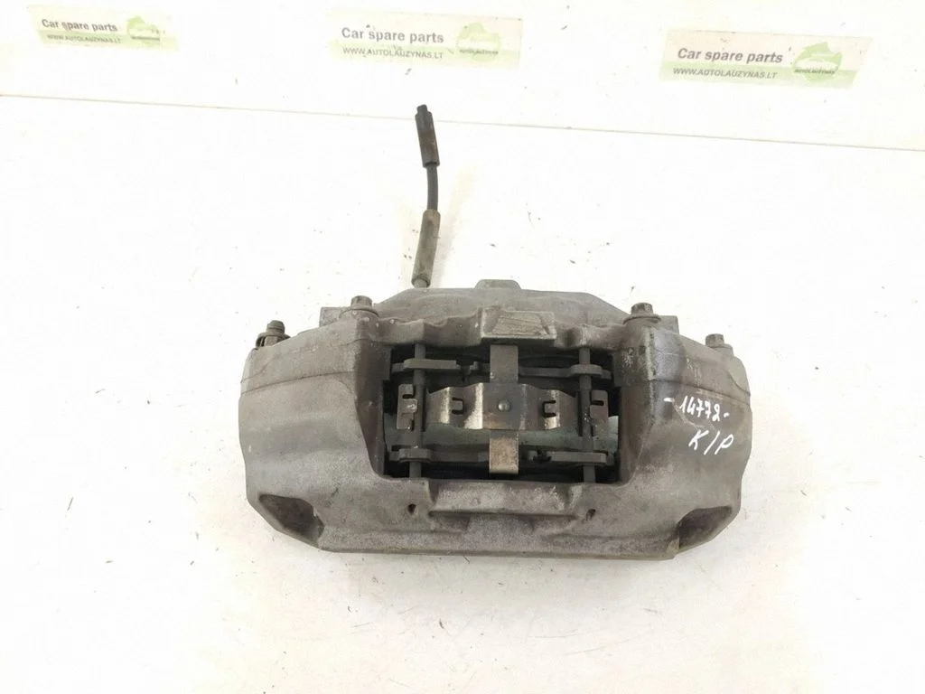 Front brake caliper – left