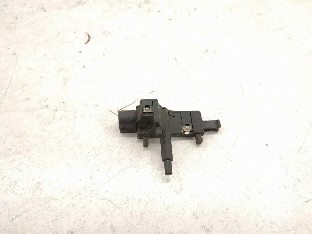 Brake pedal sensor switch – Mercedes-Benz C-Class AMG W202 (1993-2000)