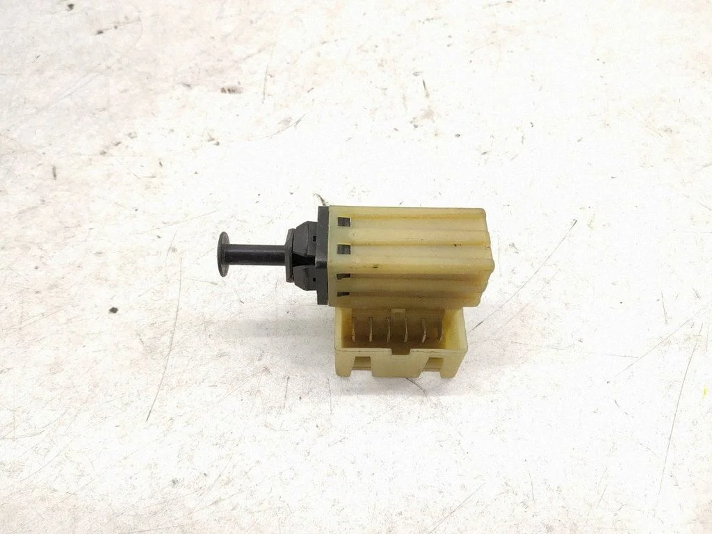 Brake pedal sensor switch – Chrysler Grand Voyager III (1995-2000)