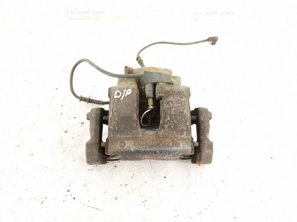 Front brake caliper – right
