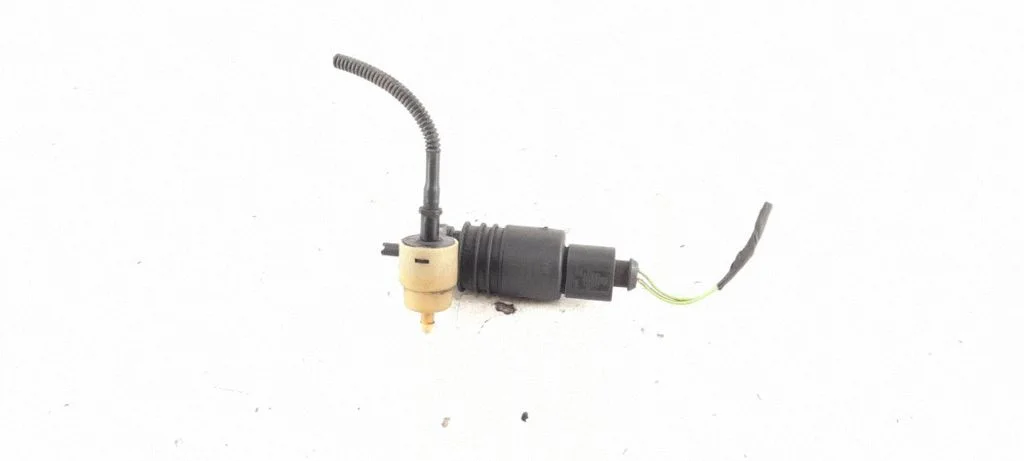 Windshield washer spray nozzle – Skoda Octavia Mk2 (1Z) (2004-2013)