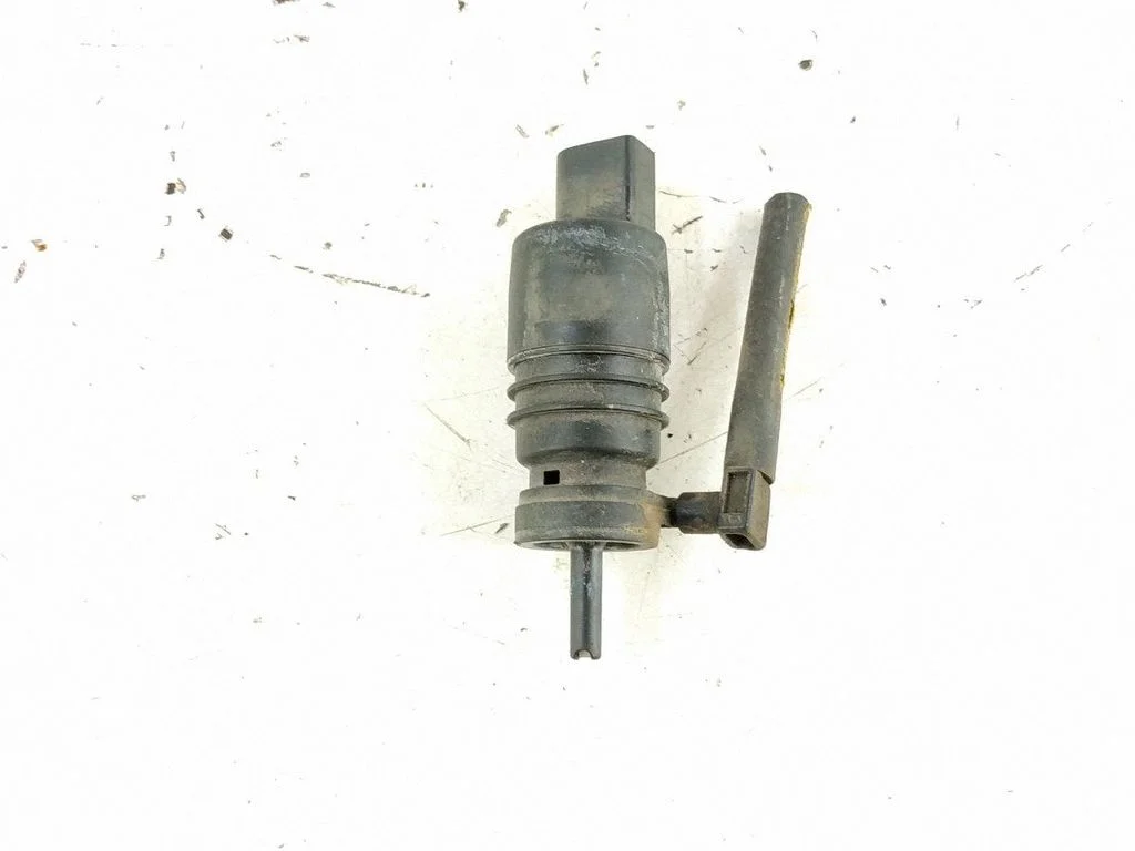 Windshield washer spray nozzle