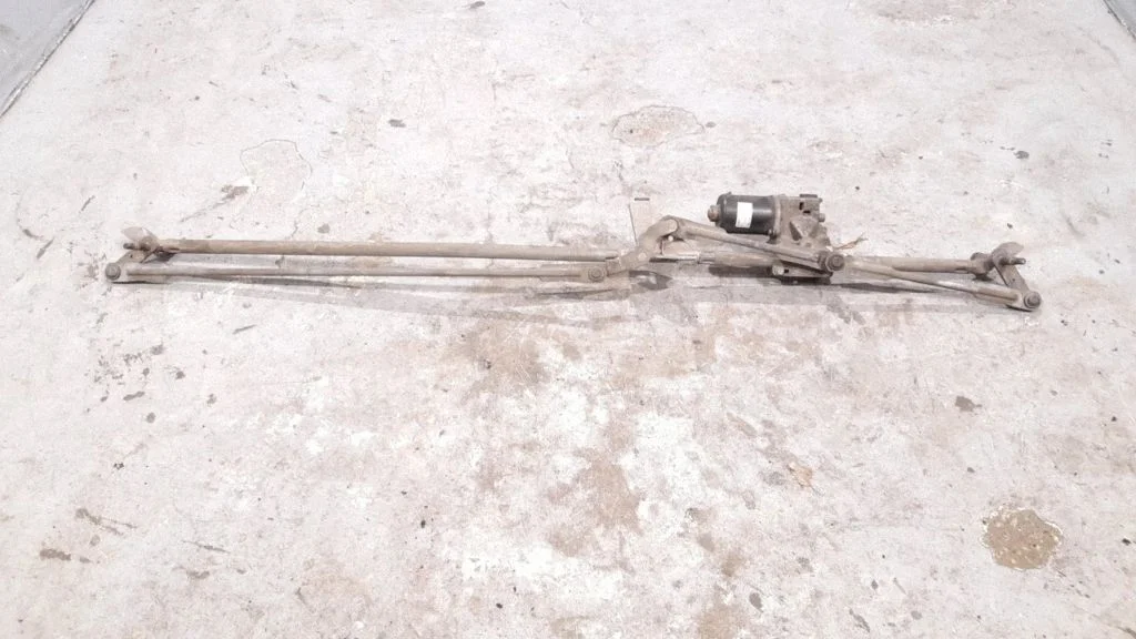 Front wiper linkage