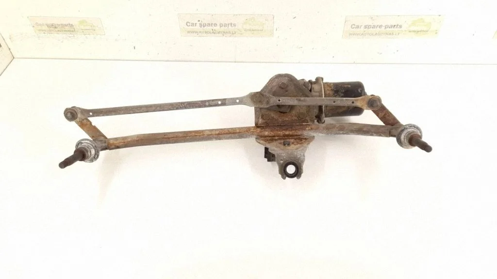 Front wiper linkage
