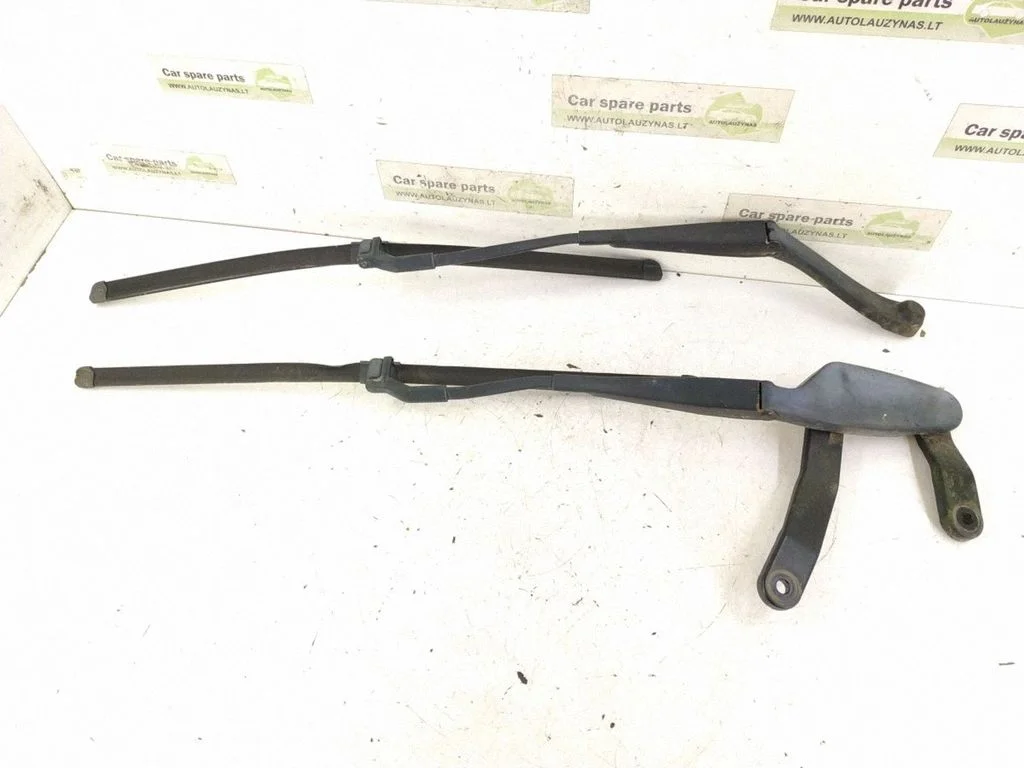 Front wiper blade arm – right