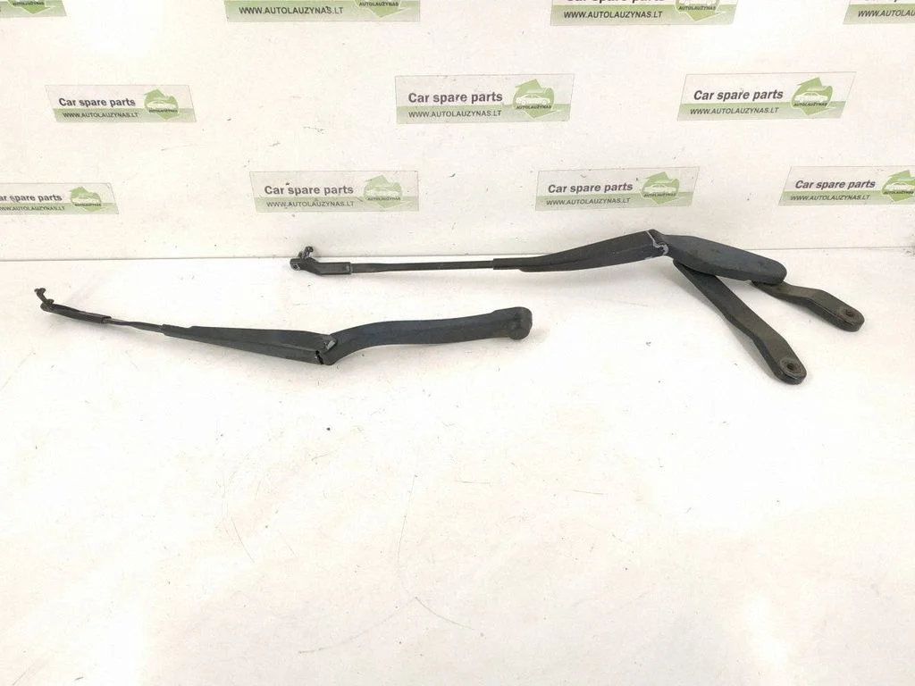 Front wiper blade arm – left