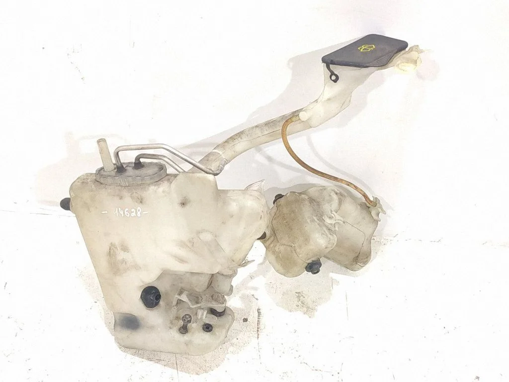 Windshield washer fluid reservoir/tank