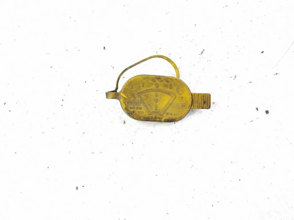 Windshield washer fluid reservoir/tank