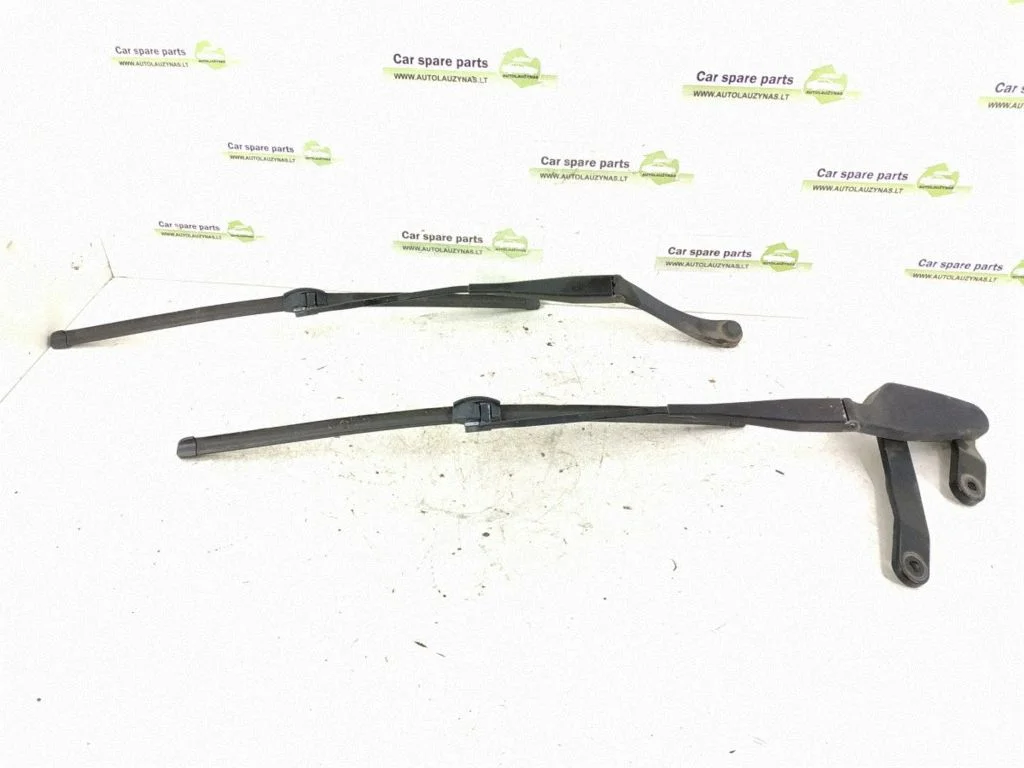 Front wiper blade arm – Mercedes-Benz C-Class AMG W204 (2007-2014)