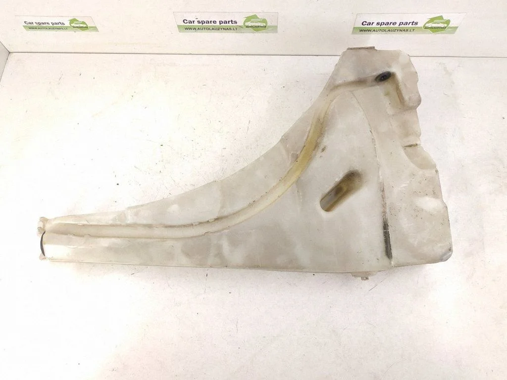 Windshield washer fluid reservoir/tank – Porsche Cayenne (9PA) (2002-2010)