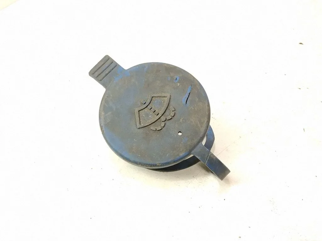 Windshield washer fluid reservoir/tank