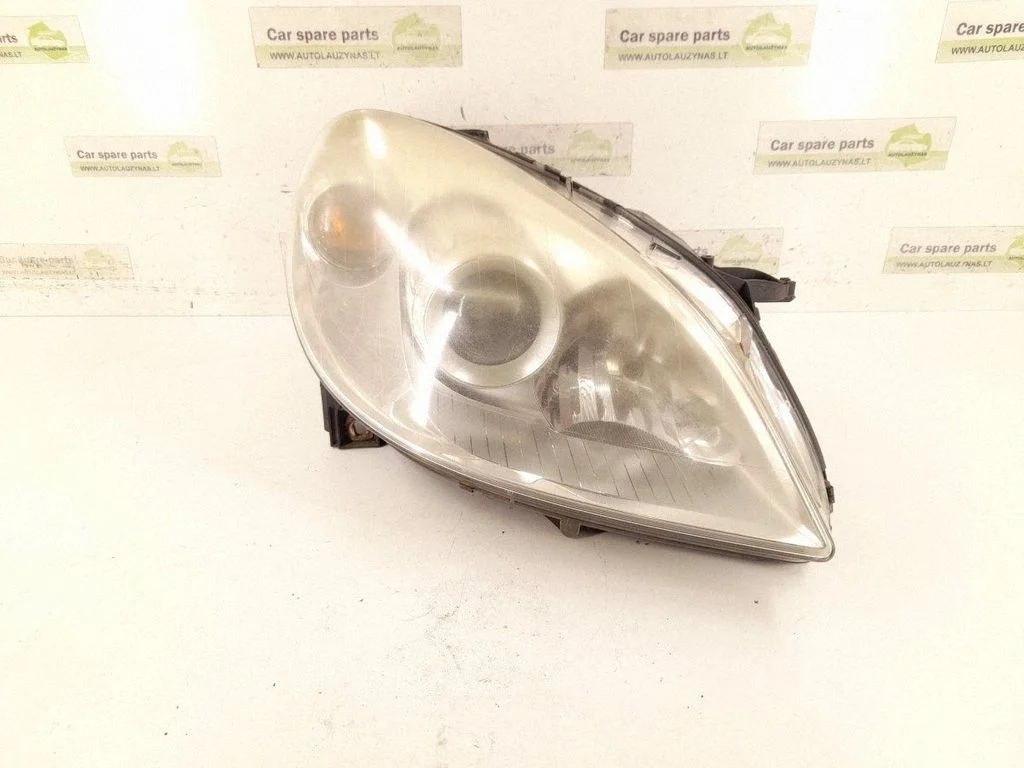 Headlight/headlamp – right