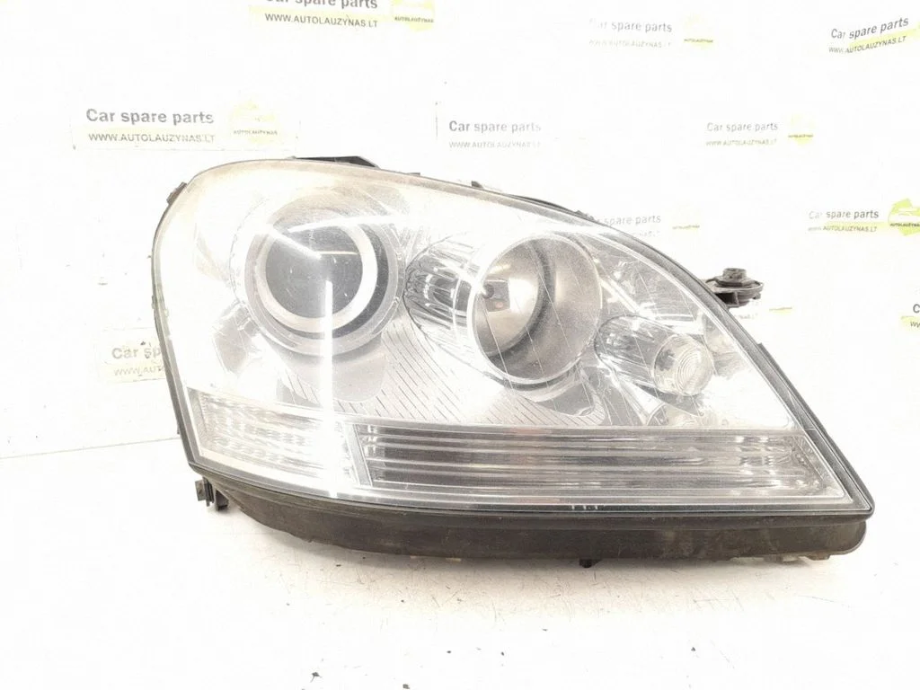 Headlight/headlamp – right