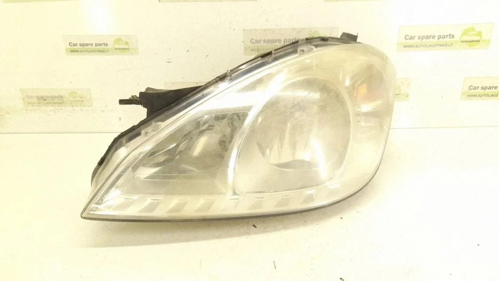 Headlight/headlamp – left