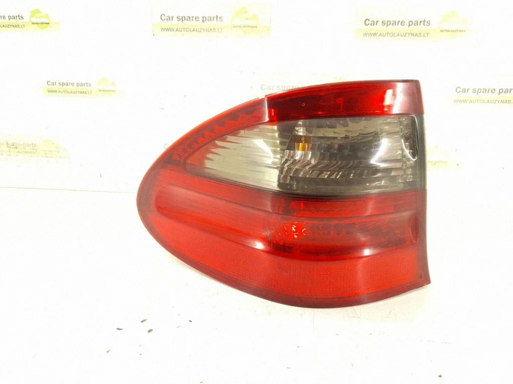 Rear/tail lights – left