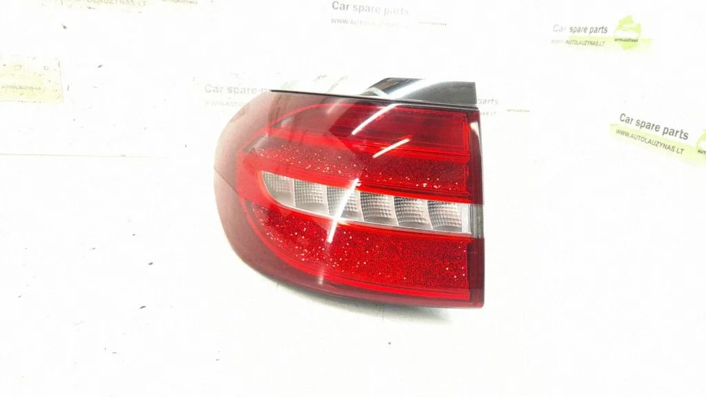 Rear/tail lights – left