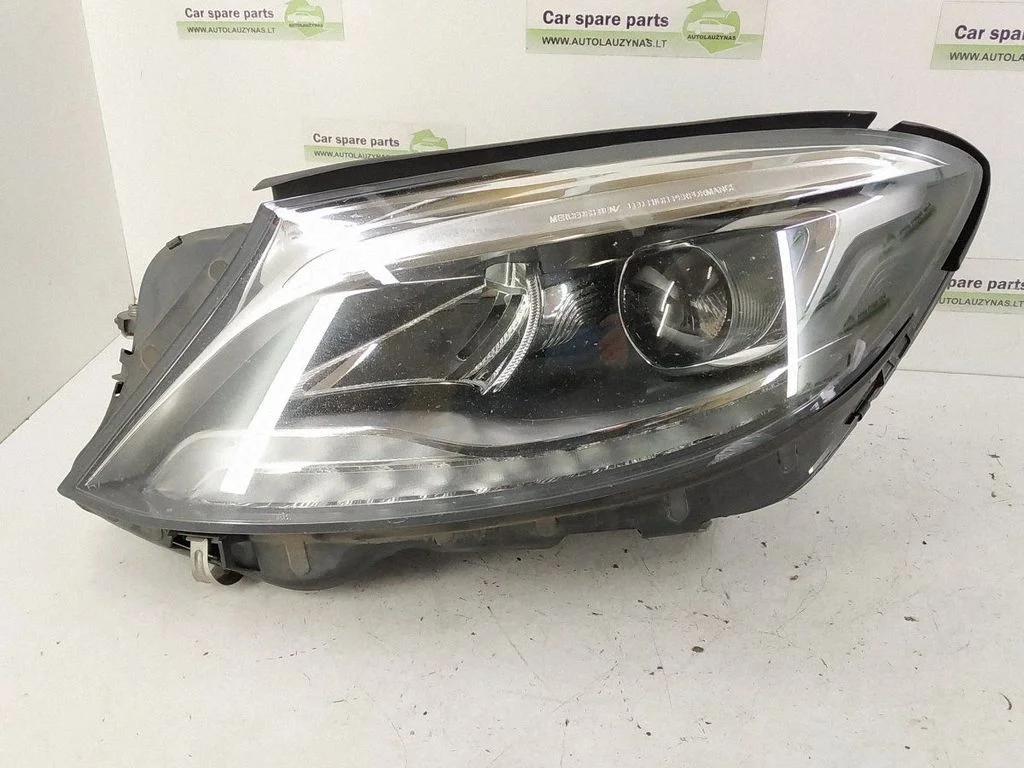 Headlight/headlamp – left