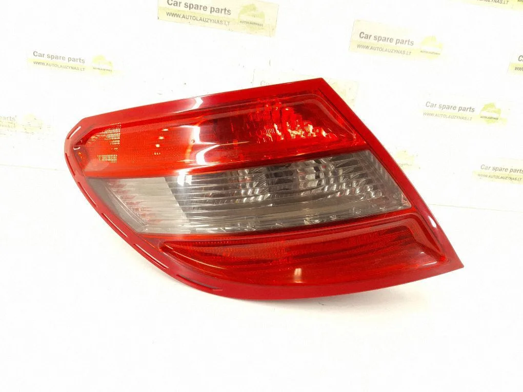 Rear/tail lights – left