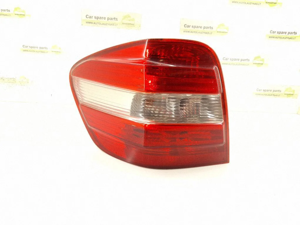 Rear/tail lights – left
