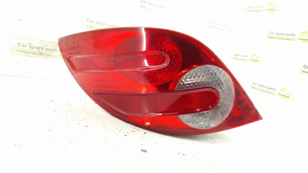 Rear/tail lights – left