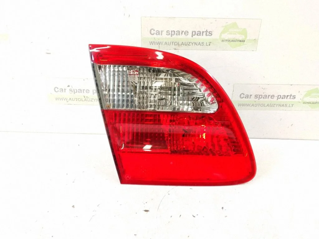 Lampa tylna w klapie – lewa