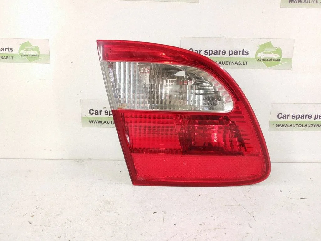 Lampa tylna w klapie – lewa