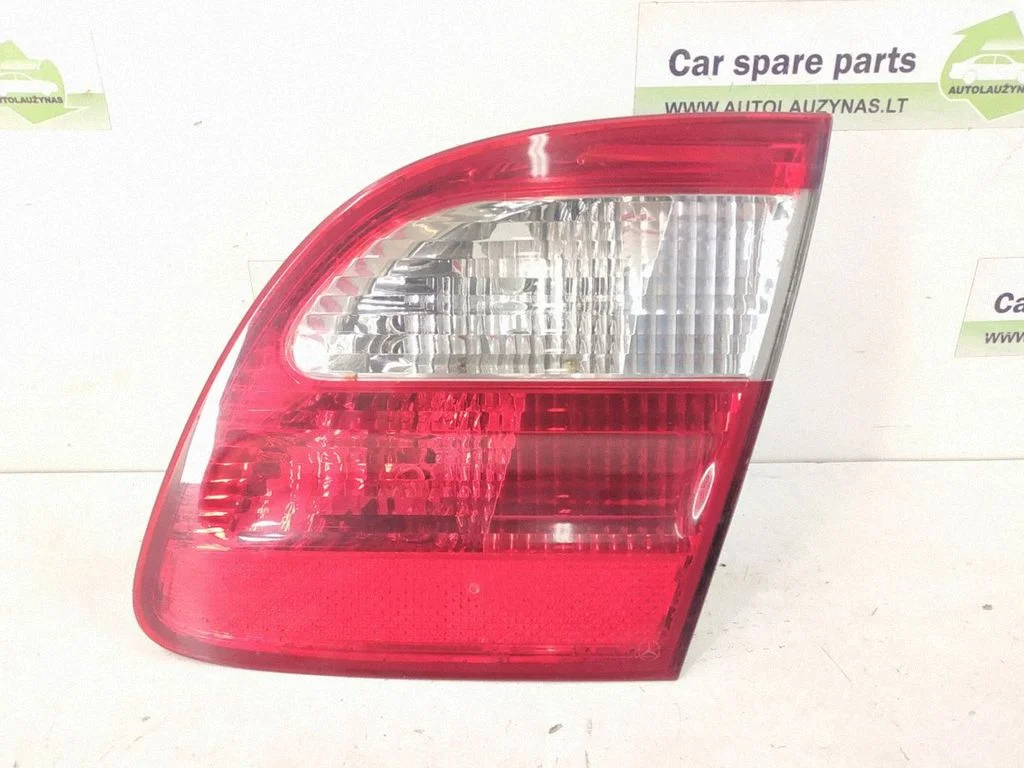 Lampa tylna w klapie – prawa