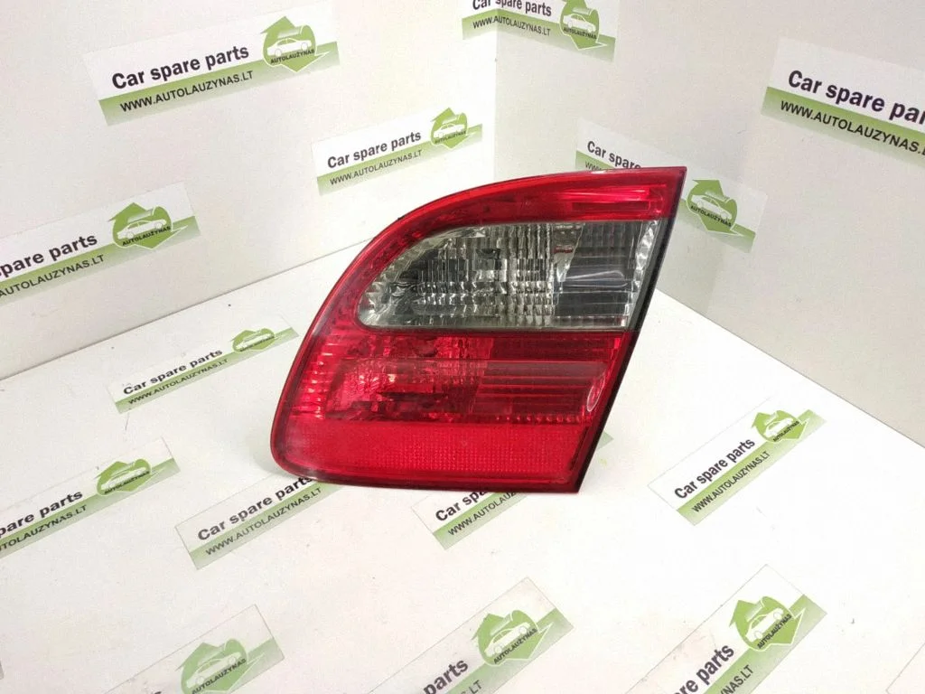 Lampa tylna w klapie – prawa