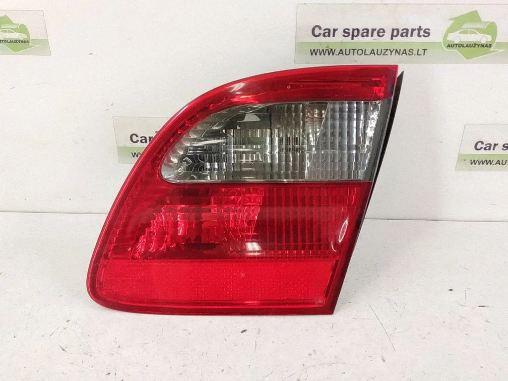 Lampa tylna w klapie – prawa