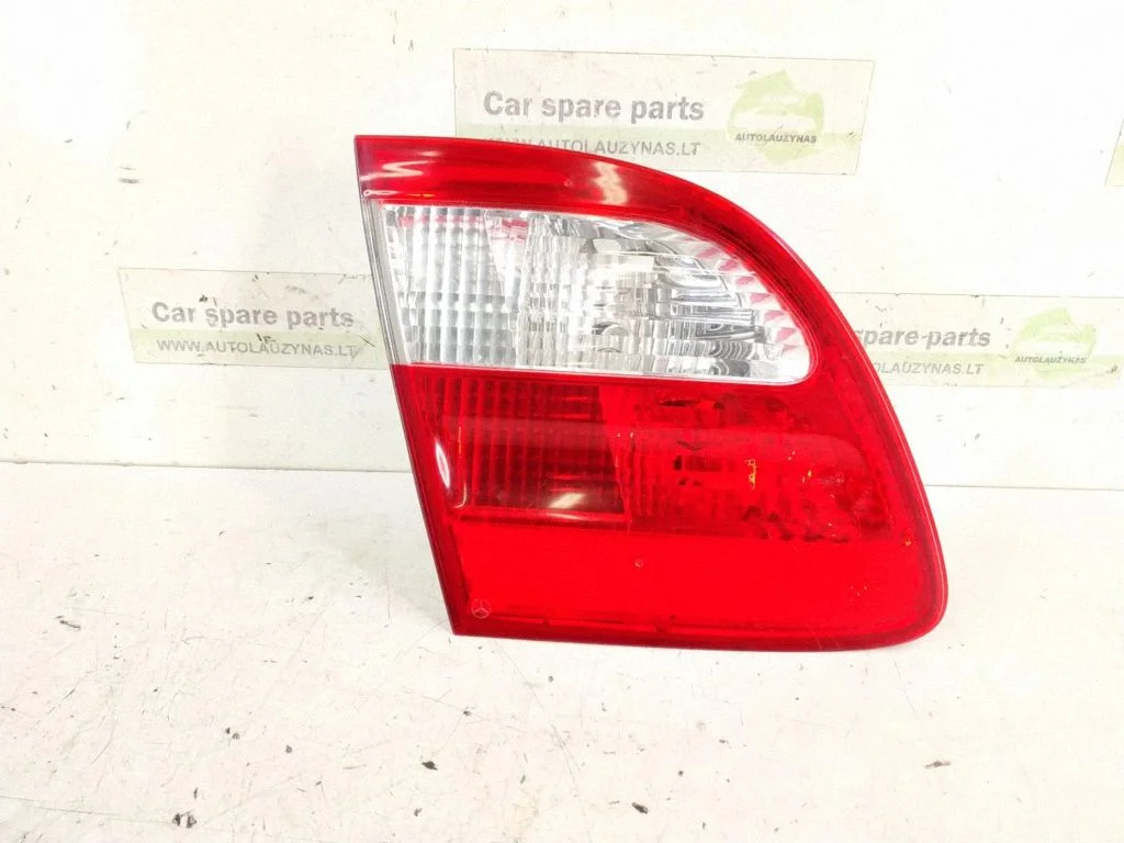 Lampa tylna w klapie – lewa