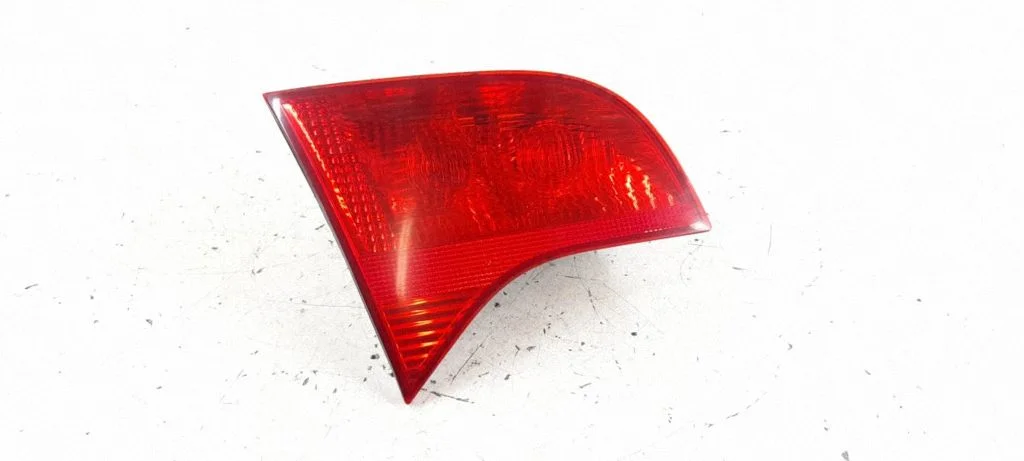 Tailgate rear/tail lights – left