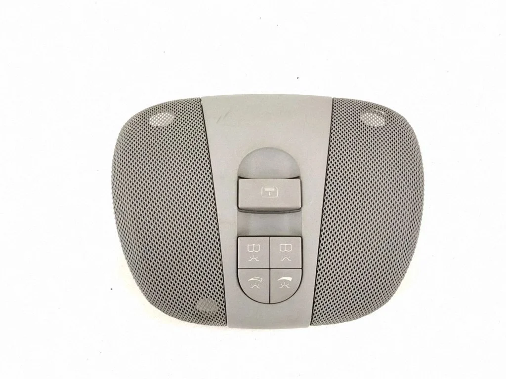 Rear seat light – centre