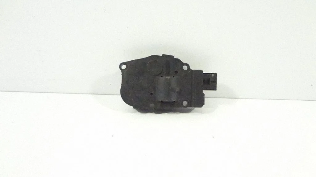 Air flap motor/actuator – Mercedes-Benz C-Class AMG W204 (2007-2014)