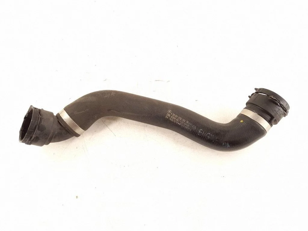 Engine coolant pipe/hose