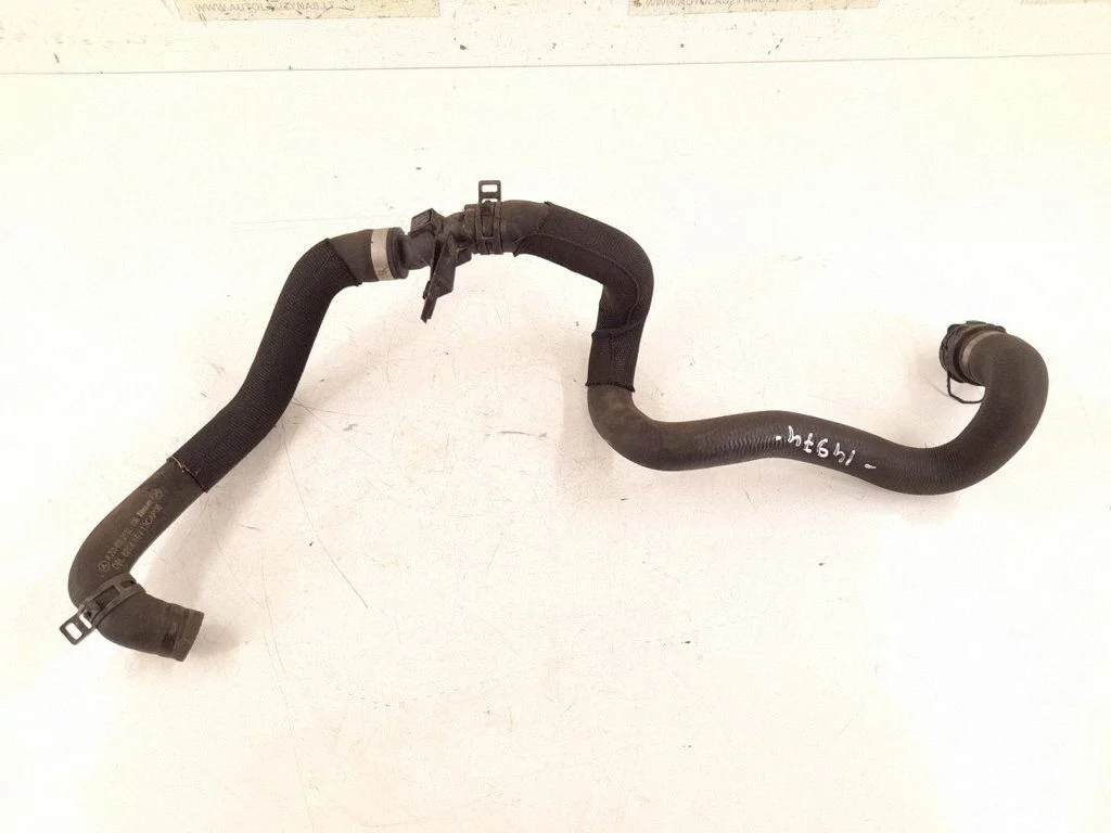 Engine coolant pipe/hose