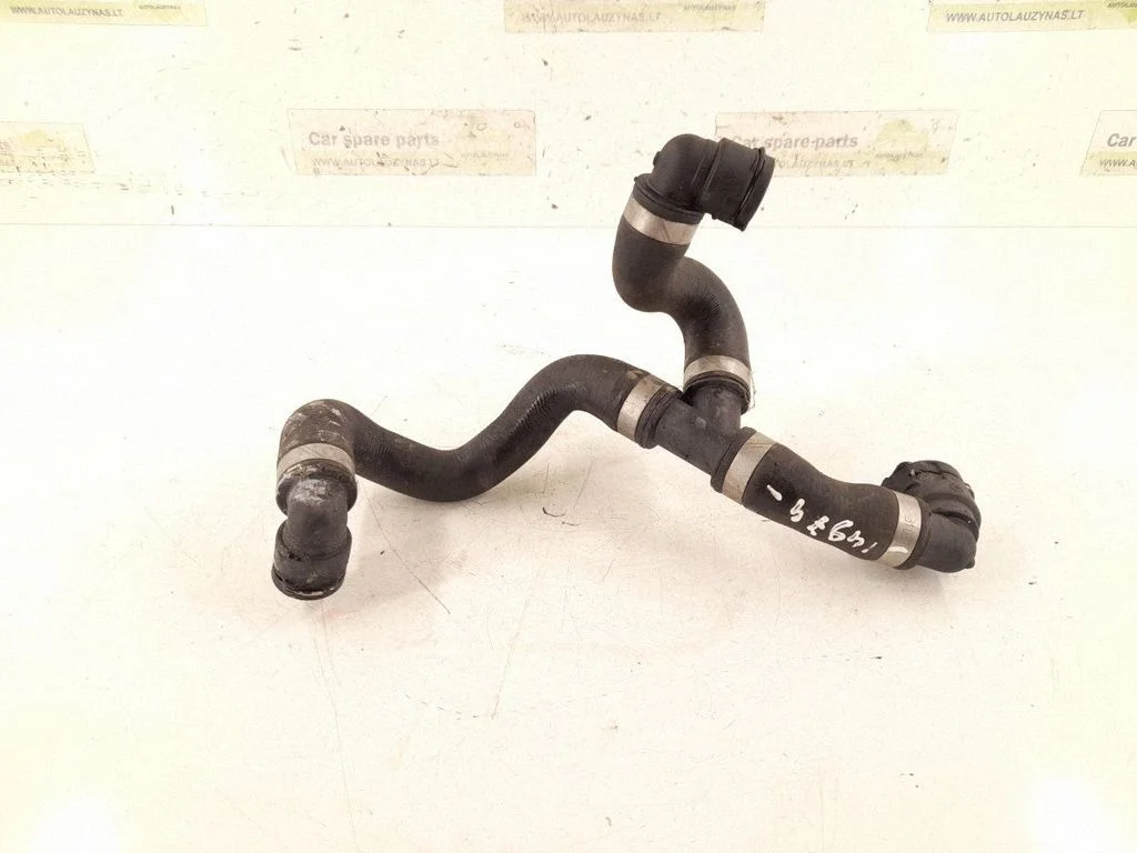 Engine coolant pipe/hose