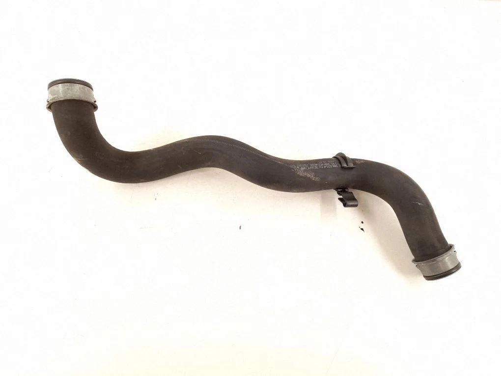 Engine coolant pipe/hose