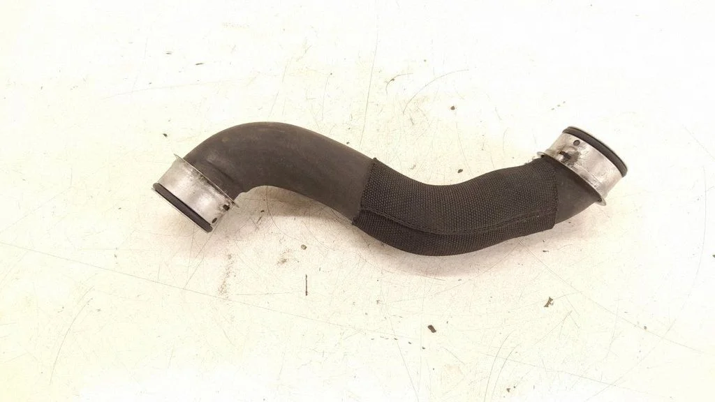 Engine coolant pipe/hose
