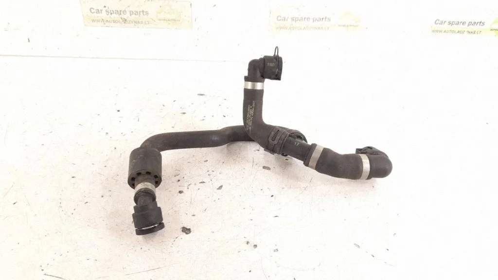 Engine coolant pipe/hose
