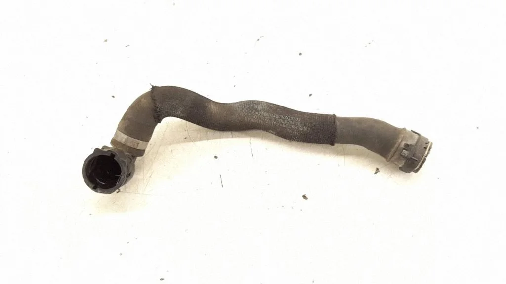 Engine coolant pipe/hose