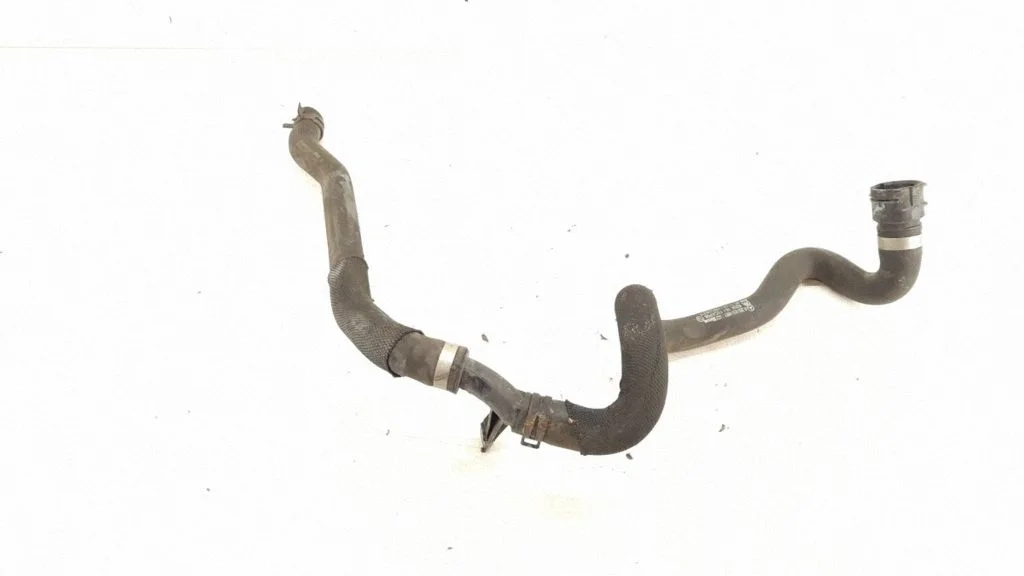 Engine coolant pipe/hose