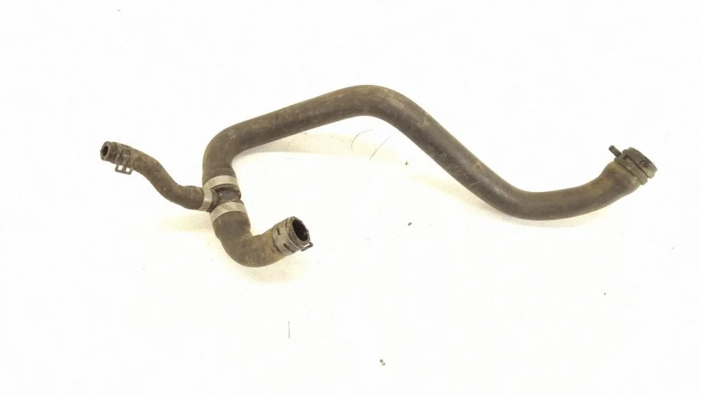 Engine coolant pipe/hose