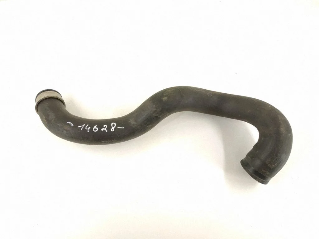 Engine coolant pipe/hose